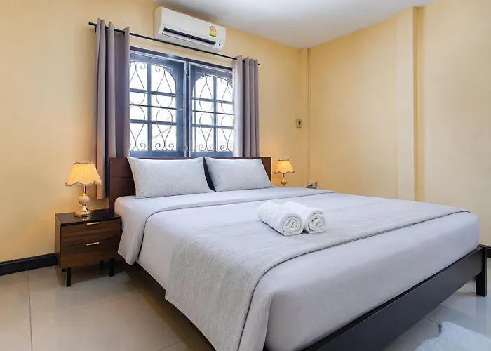 3bedrooms, Pet Friendly, 5min Drive To Bts Udomsuk Holiday home