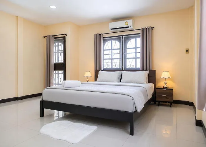 3bedrooms, Pet Friendly, 5min Drive To Bts Udomsuk Holiday home *