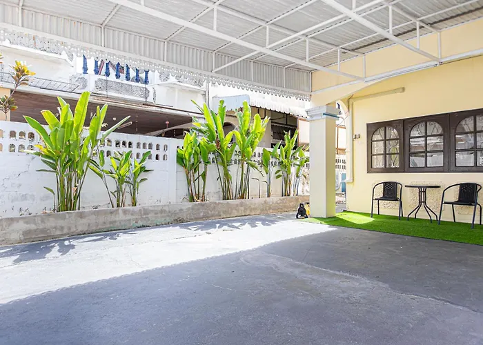 Holiday home 3bedrooms, Pet Friendly, 5min Drive To Bts Udomsuk Bangkok